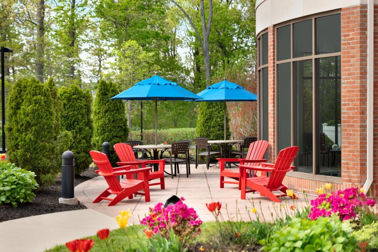 Hilton Garden Inn Stony Brook Exterior photo