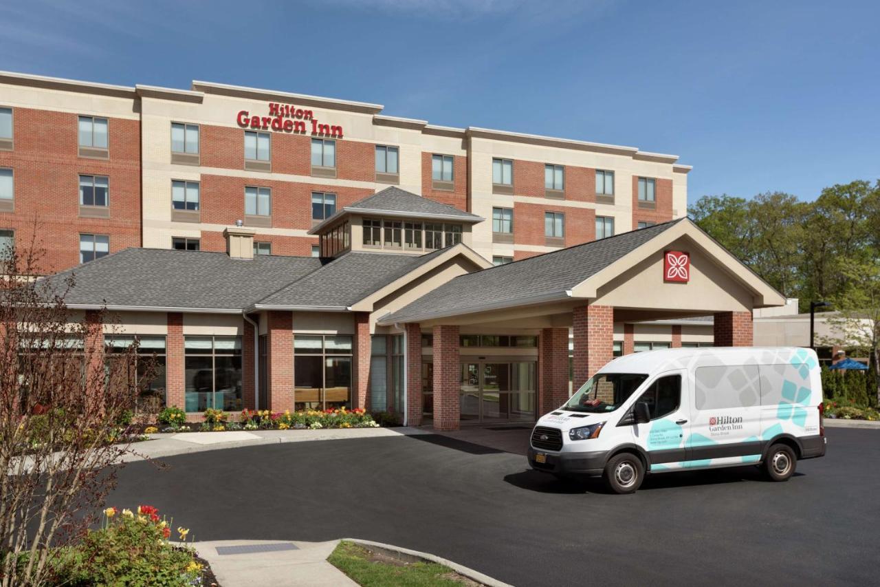 Hilton Garden Inn Stony Brook Exterior photo