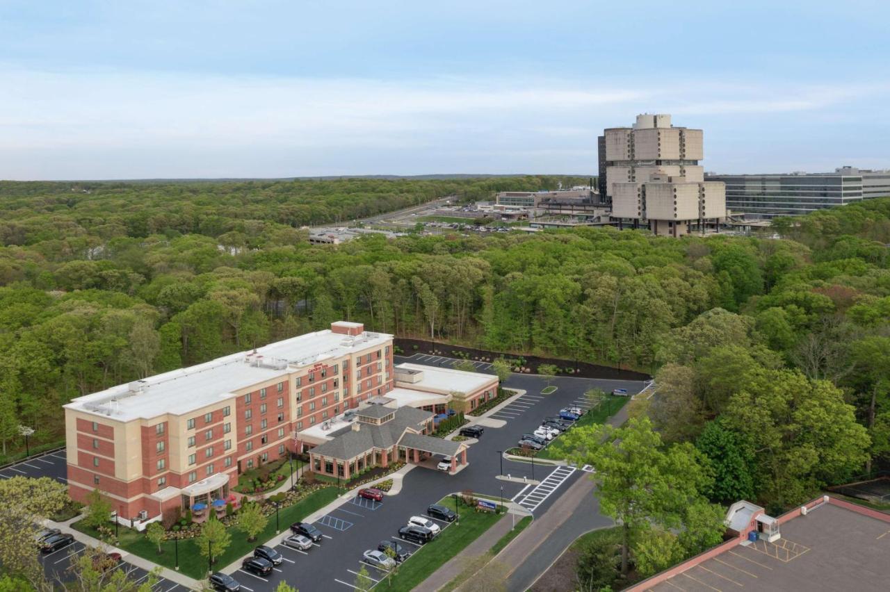 Hilton Garden Inn Stony Brook Exterior photo